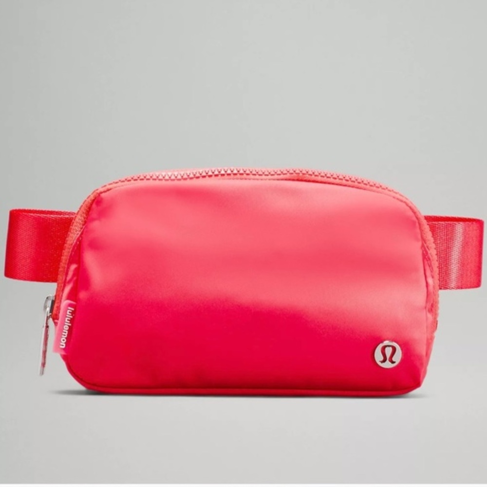 Lululemon Everywhere Belt Bag